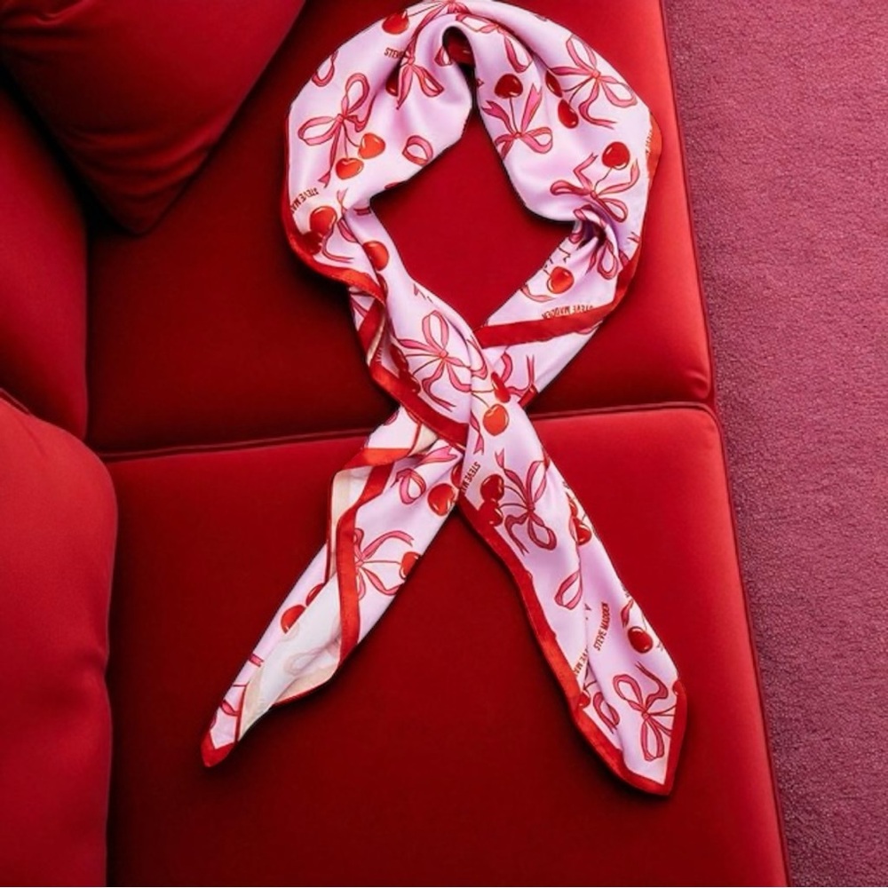Steve Madden Kitchy Cherry Print Scarf 🍒 NWOT PINK & RED
